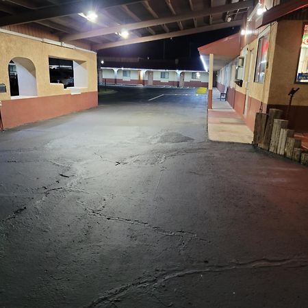 Sands Motel Portales Buitenkant foto