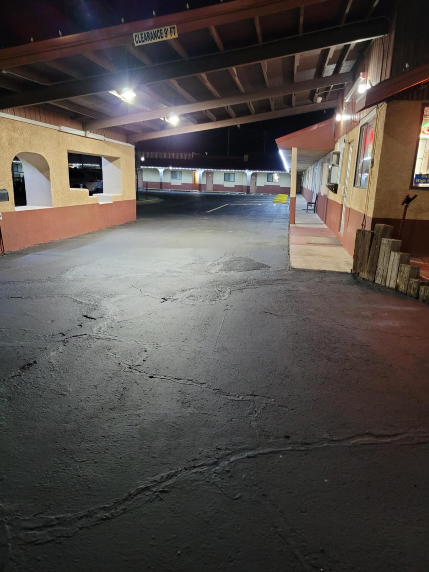Sands Motel Portales Buitenkant foto