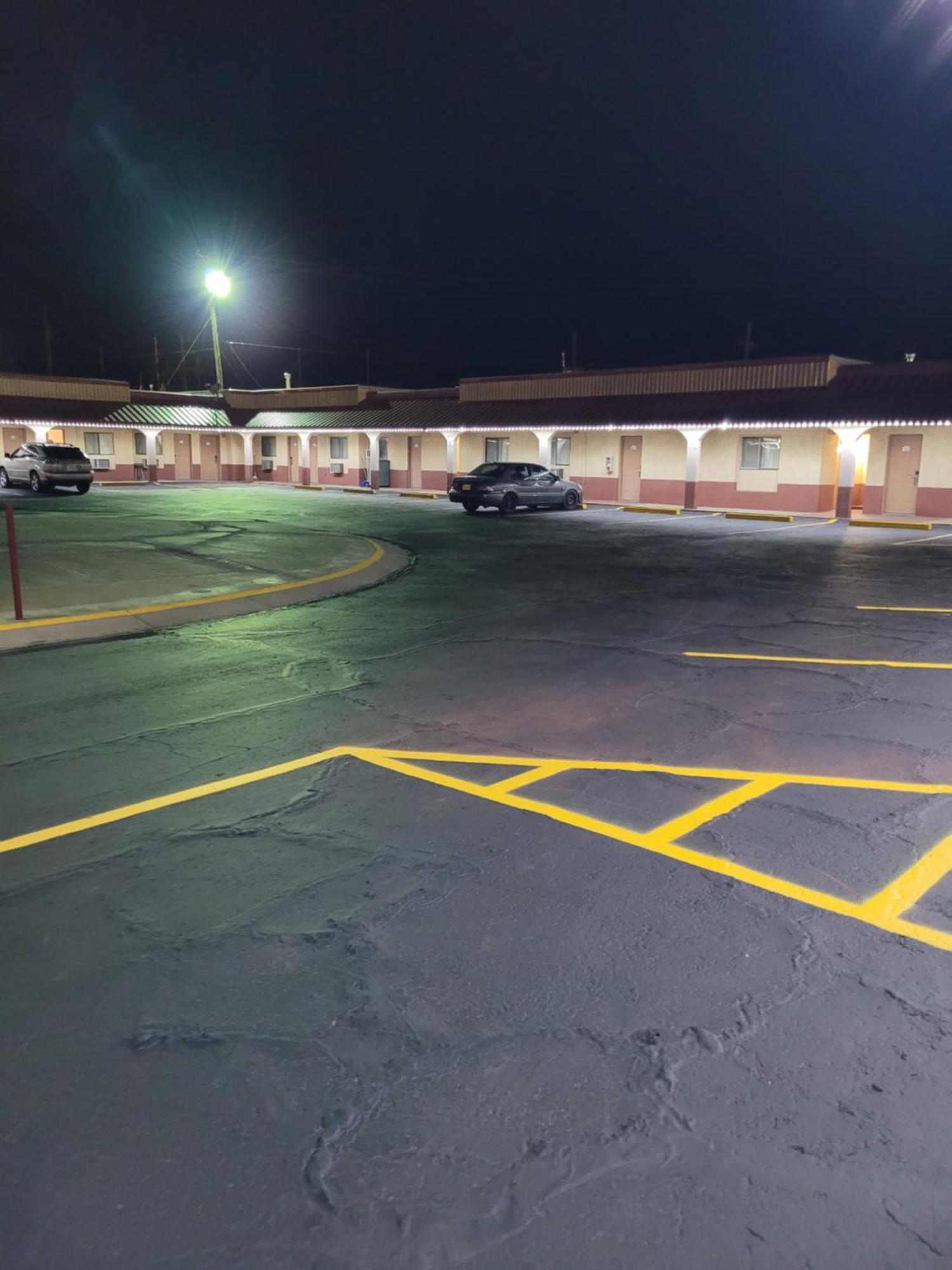 Sands Motel Portales Buitenkant foto